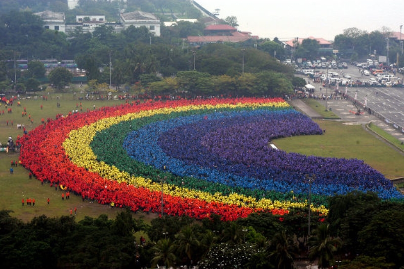Largest Human Rainbow
