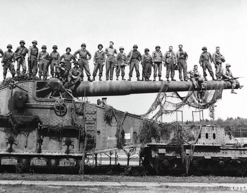 The Railway Gun Captured