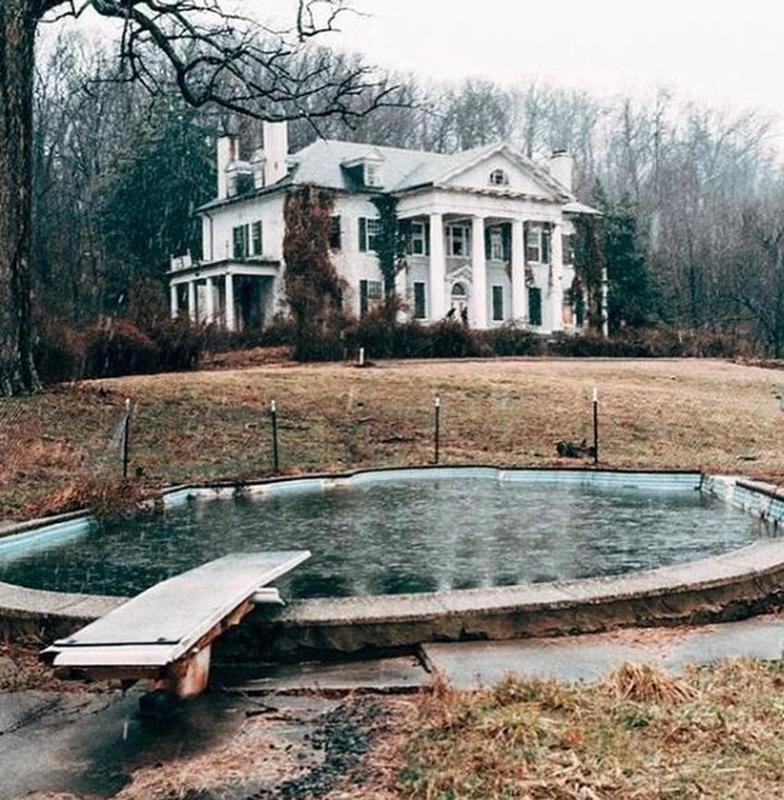 Abandoned Selma Plantation Estate 